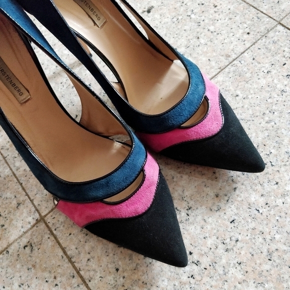 Diane Von Furstenberg Suede Cut Out Pointed Pumps - Picture 5 of 9